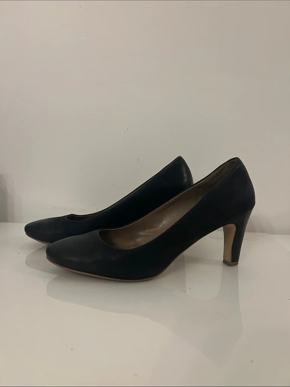 Ecco Women’s Black Leather Heels 41 (10/10.5) Preowned